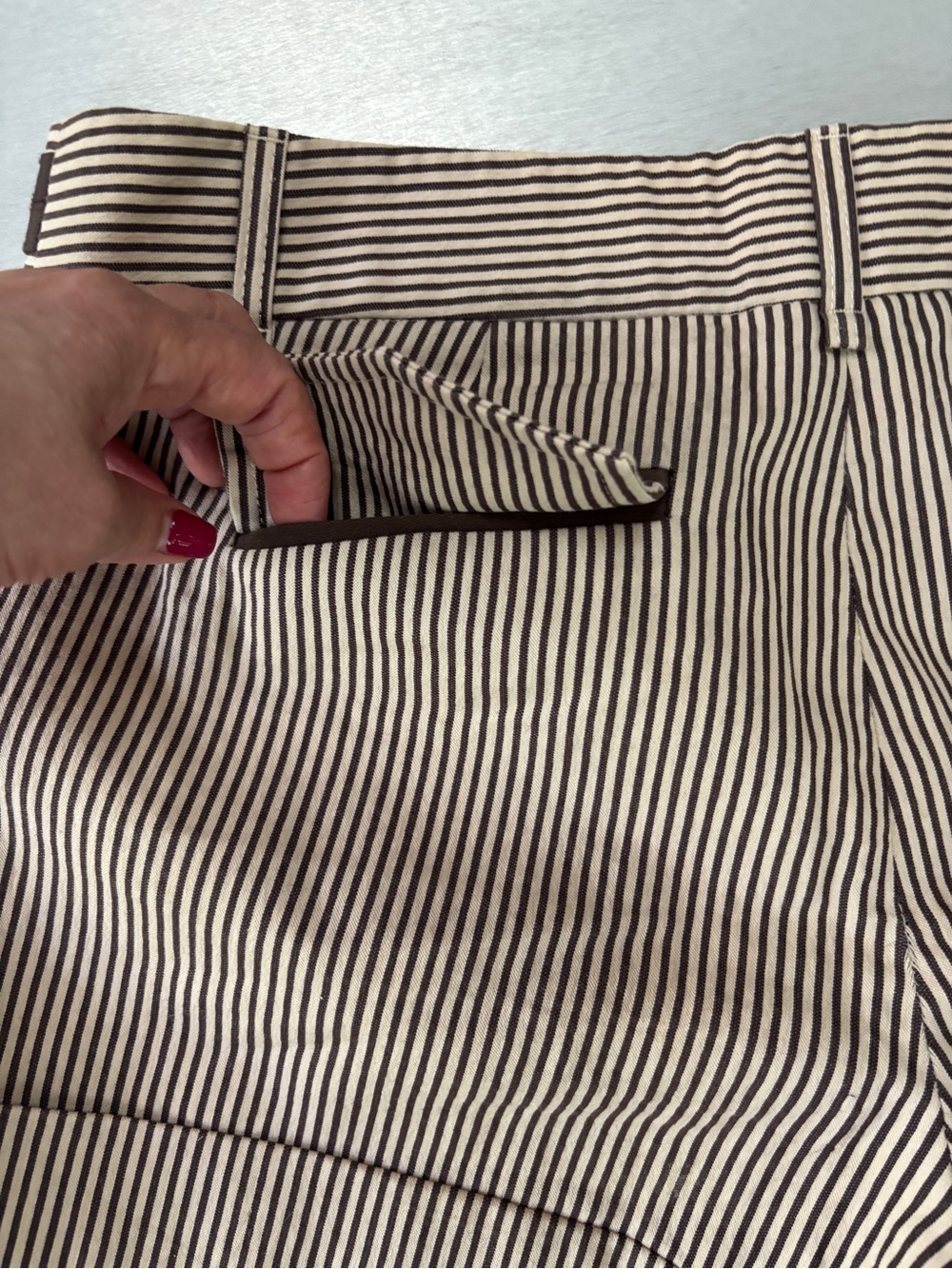 BCBG Maxazria Striped Shorts 6 - Picture 7 of 9